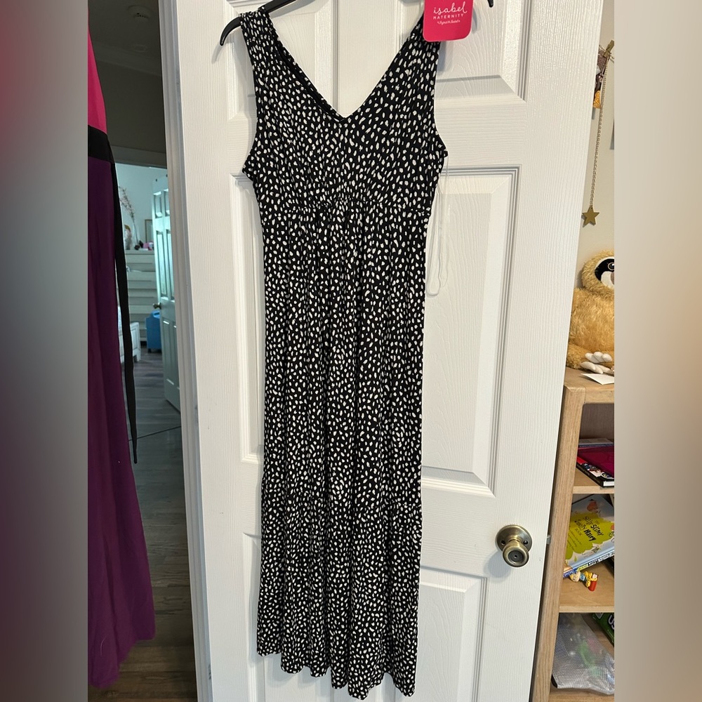 NEW Isabel Maternity by Ingrid & Isabel size M black and white V neck line NWT